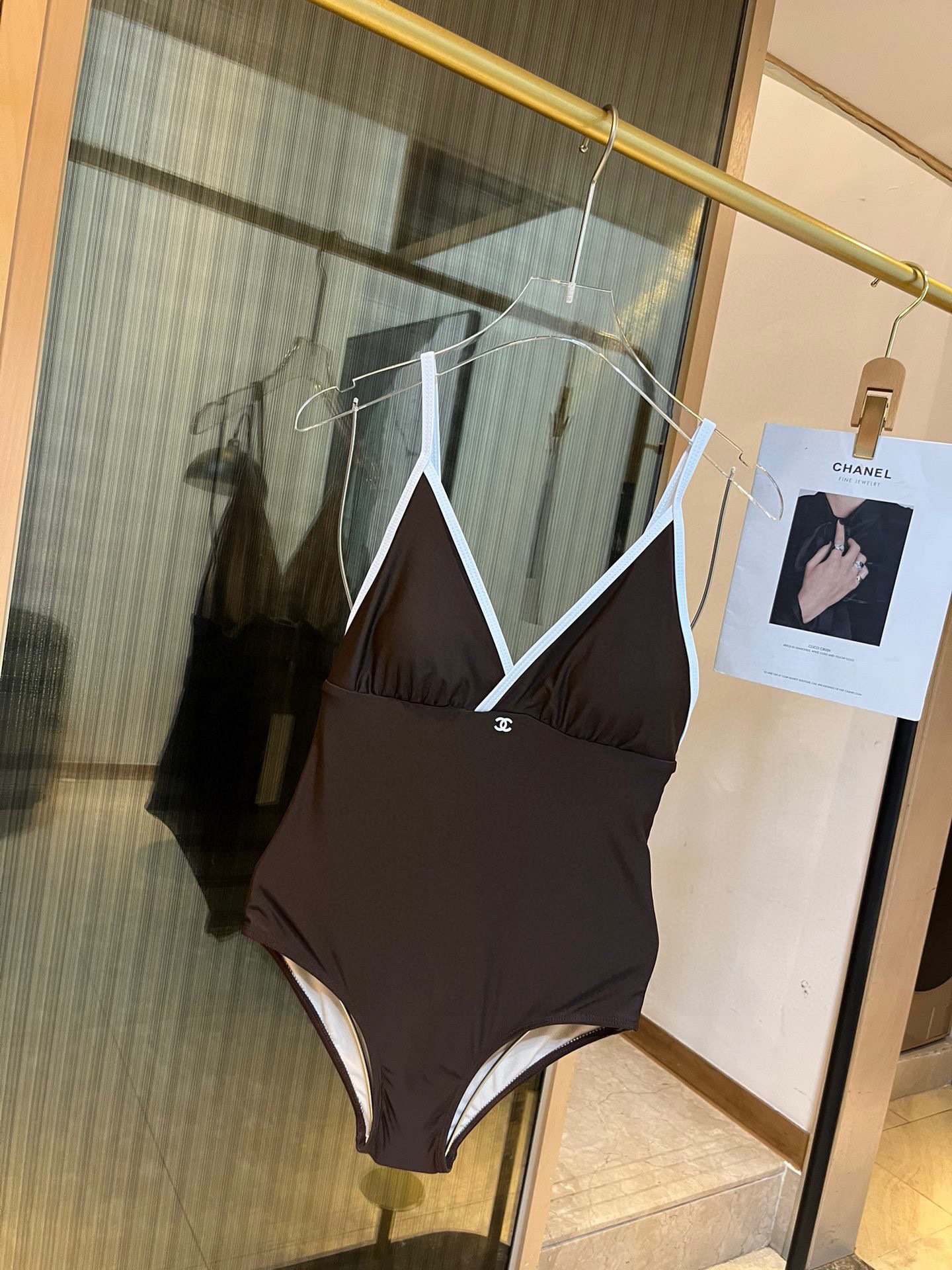 샤넬 여자 수영복