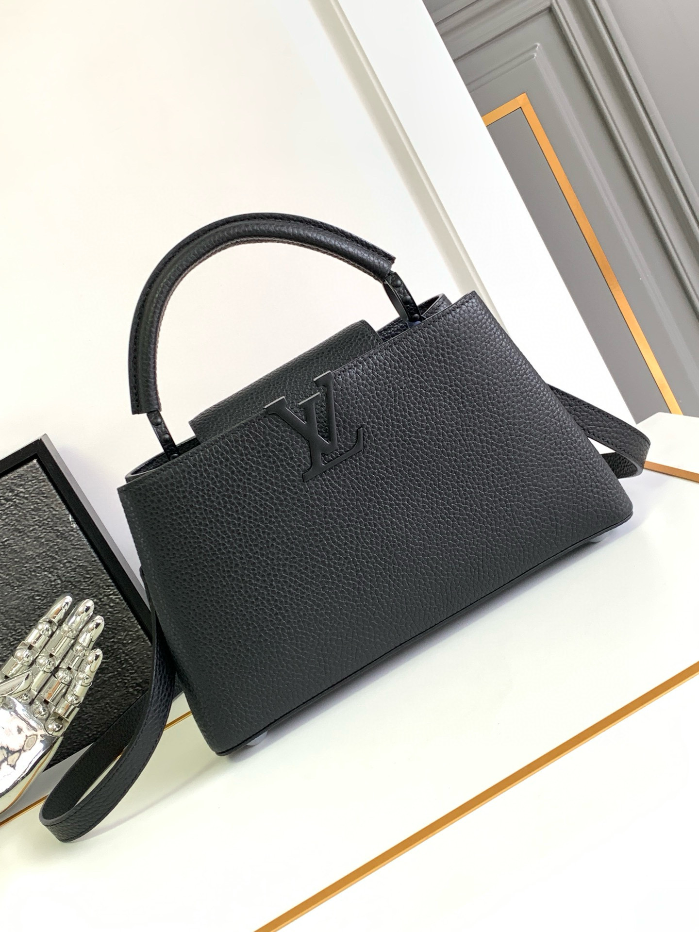 루이비통 M23947 여자가방