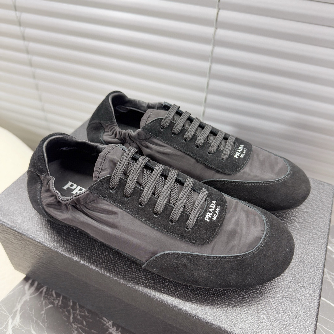 프라다 남녀공용 스니커즈 신발 운동화