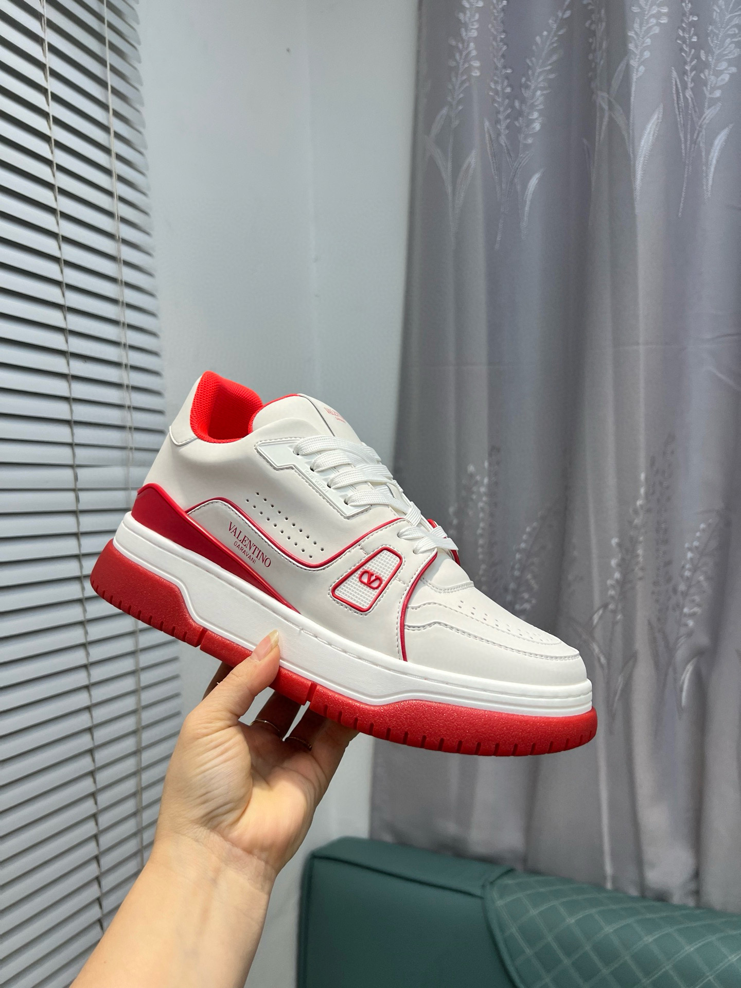 발렌티노 남녀공용 신발 운동화 스니커즈