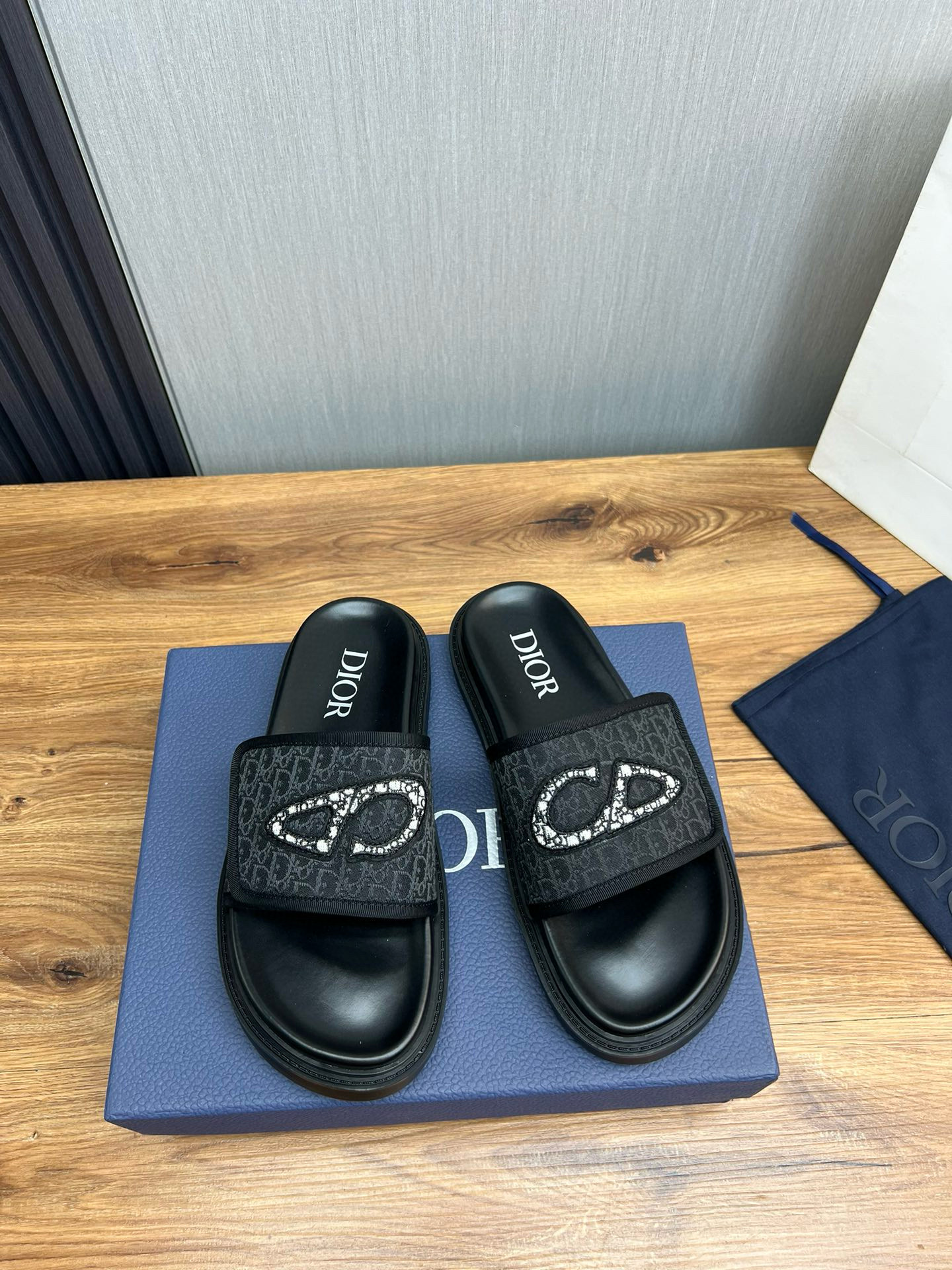 디올 남자 슬리퍼