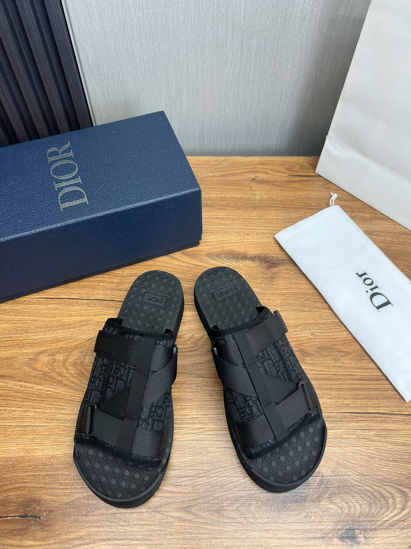 디올 남자 슬리퍼