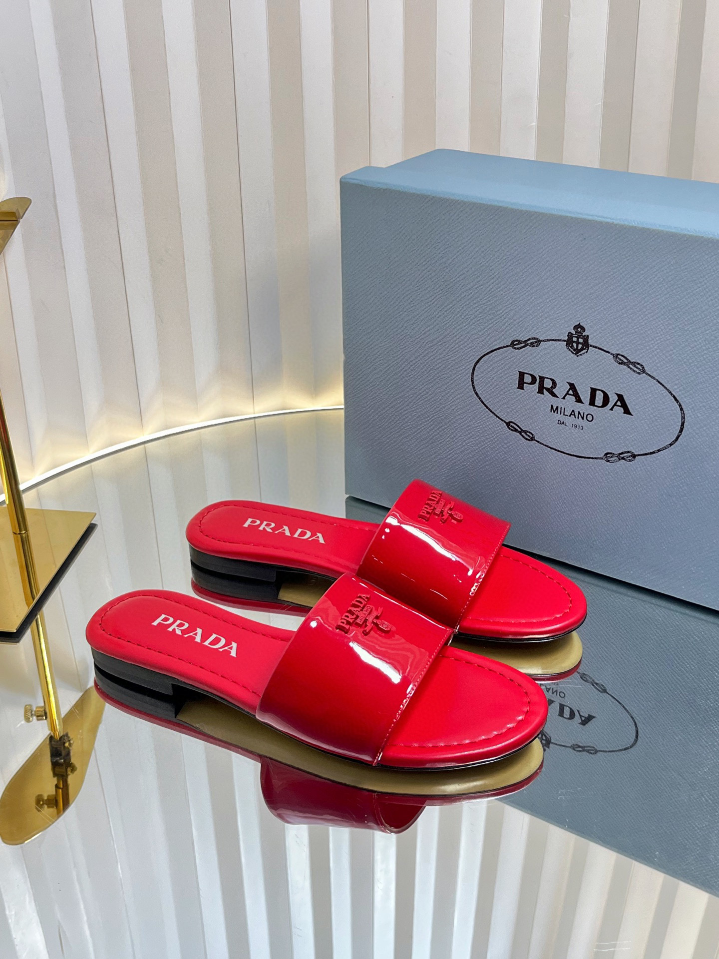 프라다 여자 슬리퍼