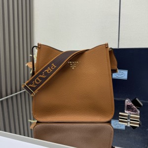 프라다 1BC073 라지 여자가방