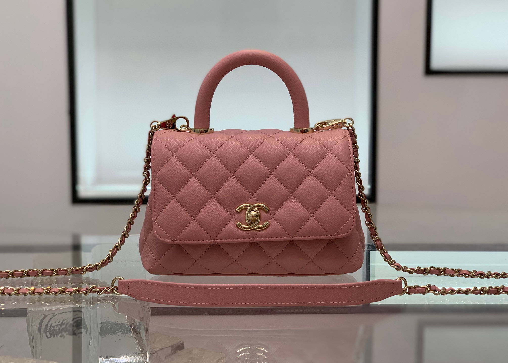 샤넬 여자가방 2215