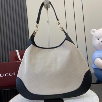 구찌 여자가방 815924