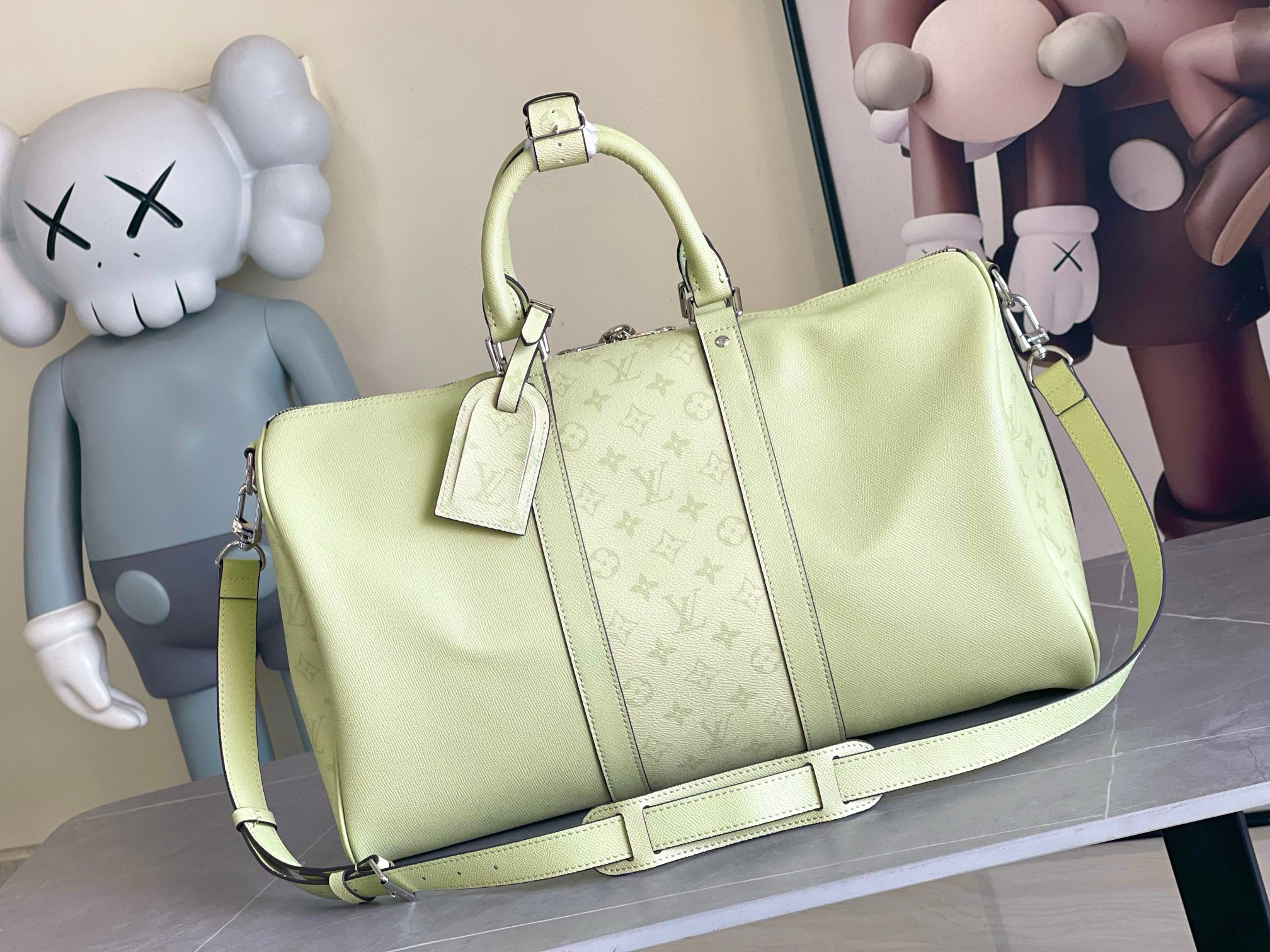 루이비통 M14124 여행가방