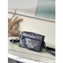 루이비통 M14922 남자가방