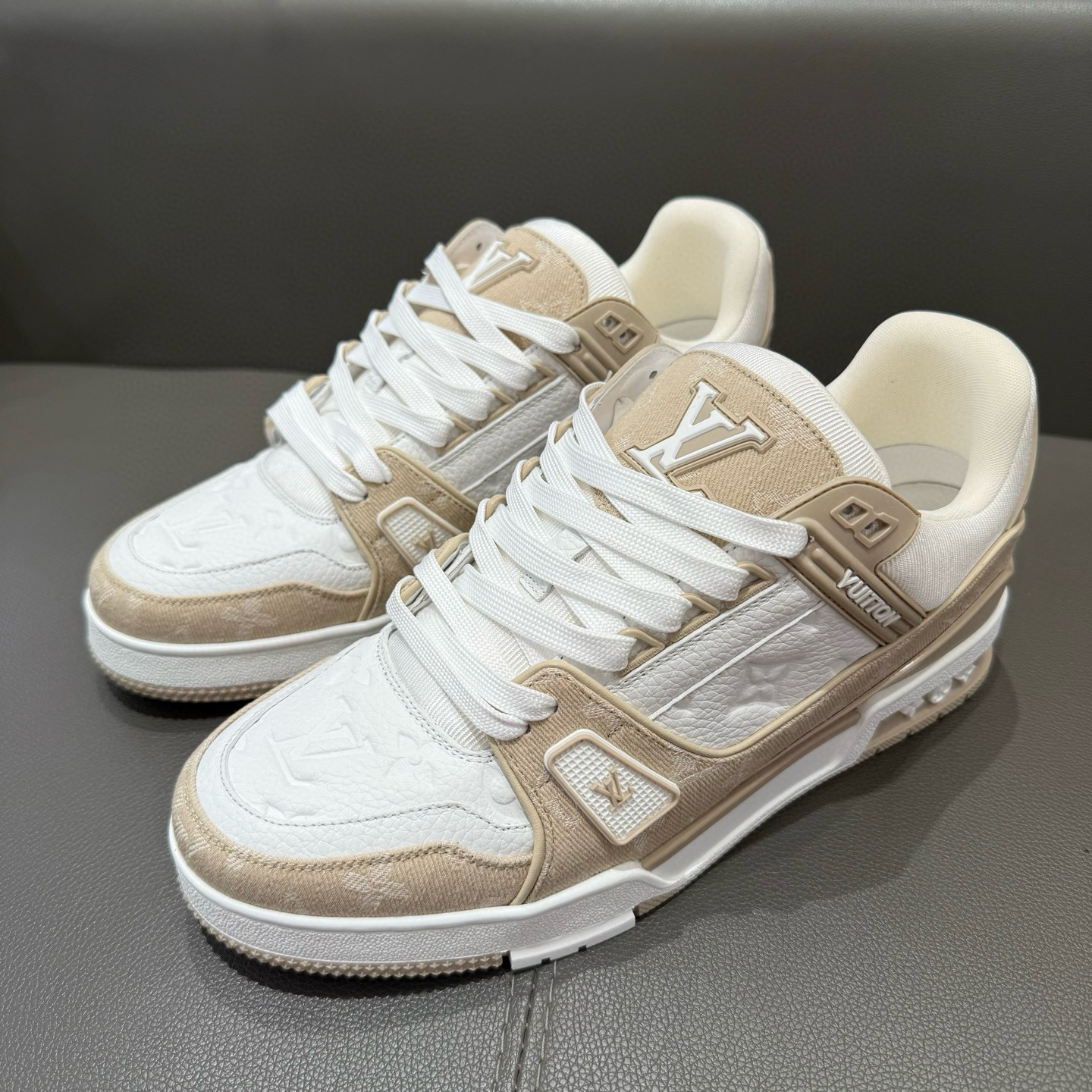 루이비통 트레이너 남녀공용 신발 운동화 스니커즈