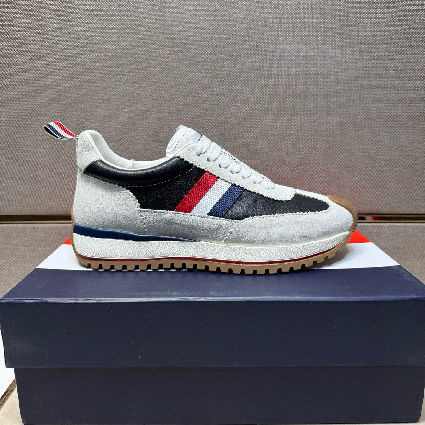 톰브라운 남자 신발 운동화 스니커즈