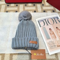 로로피아나 겨울 모자