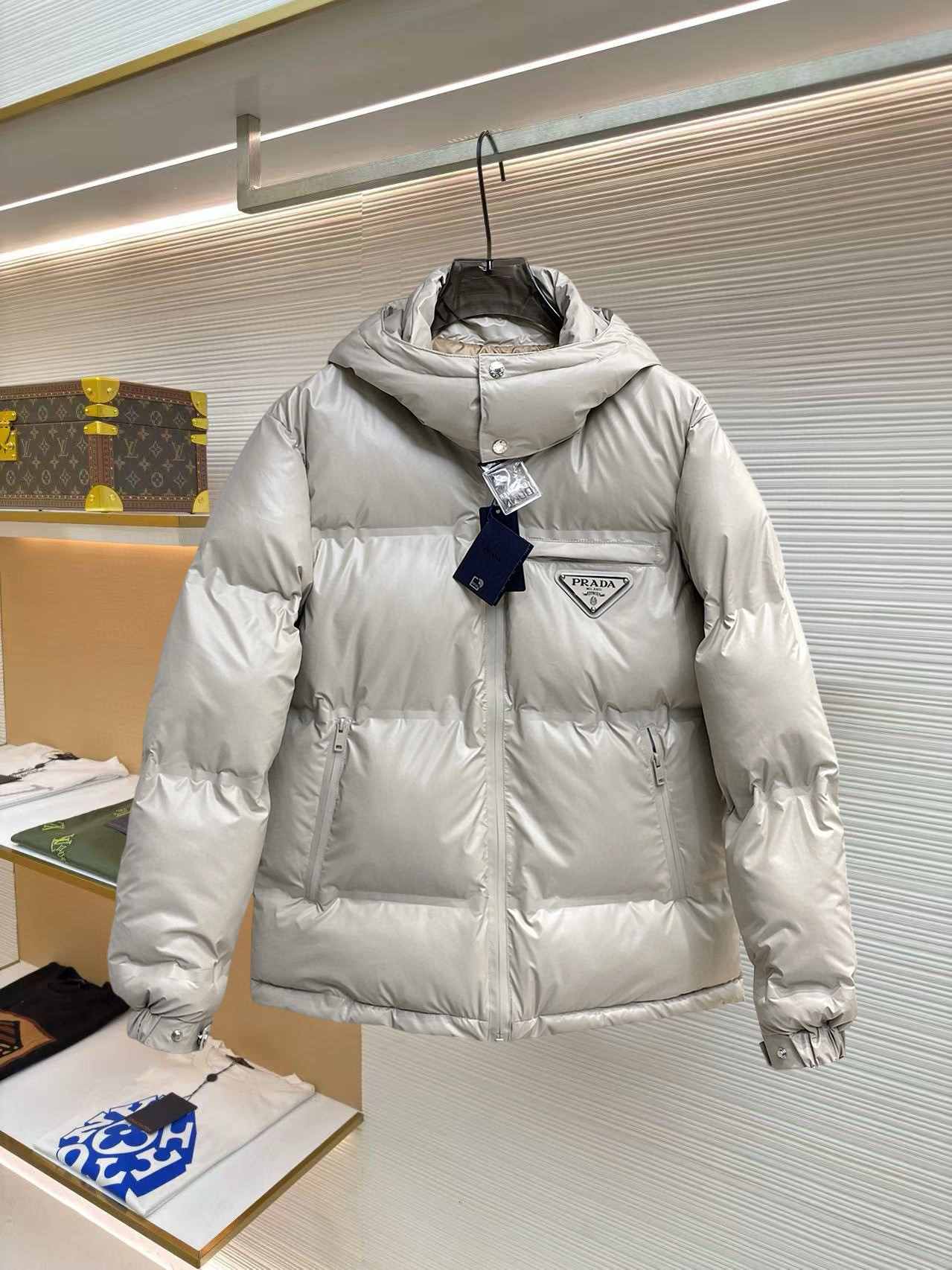 프라다 남자 패딩