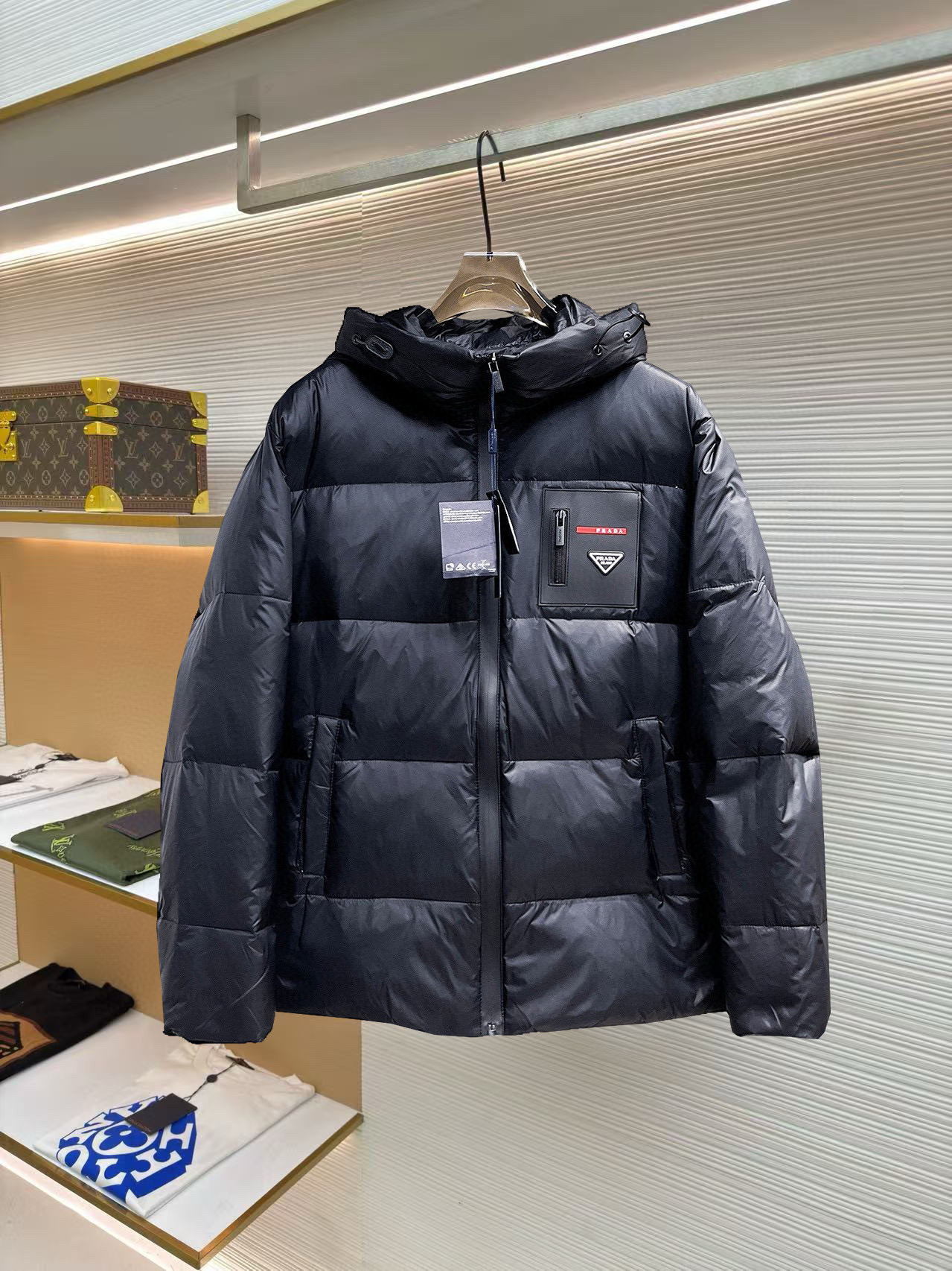프라다 남자 패딩