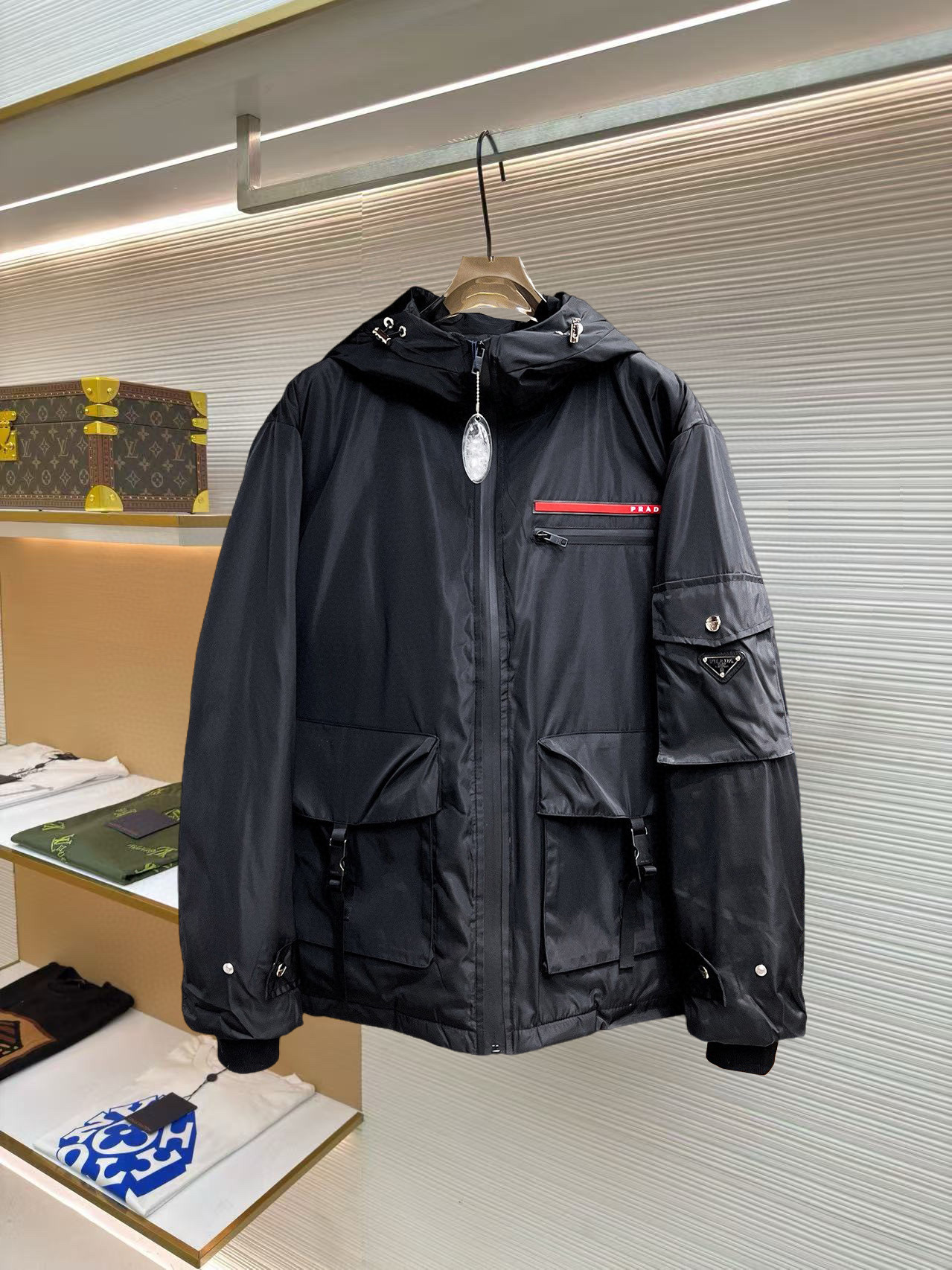프라다 남자 패딩