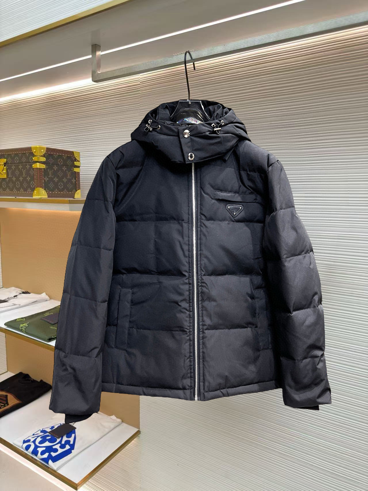 프라다 남자 패딩