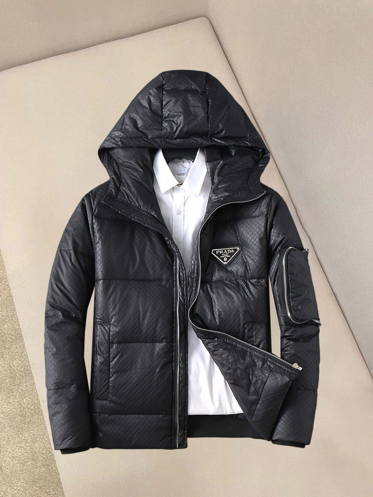 프라다 남자 패딩