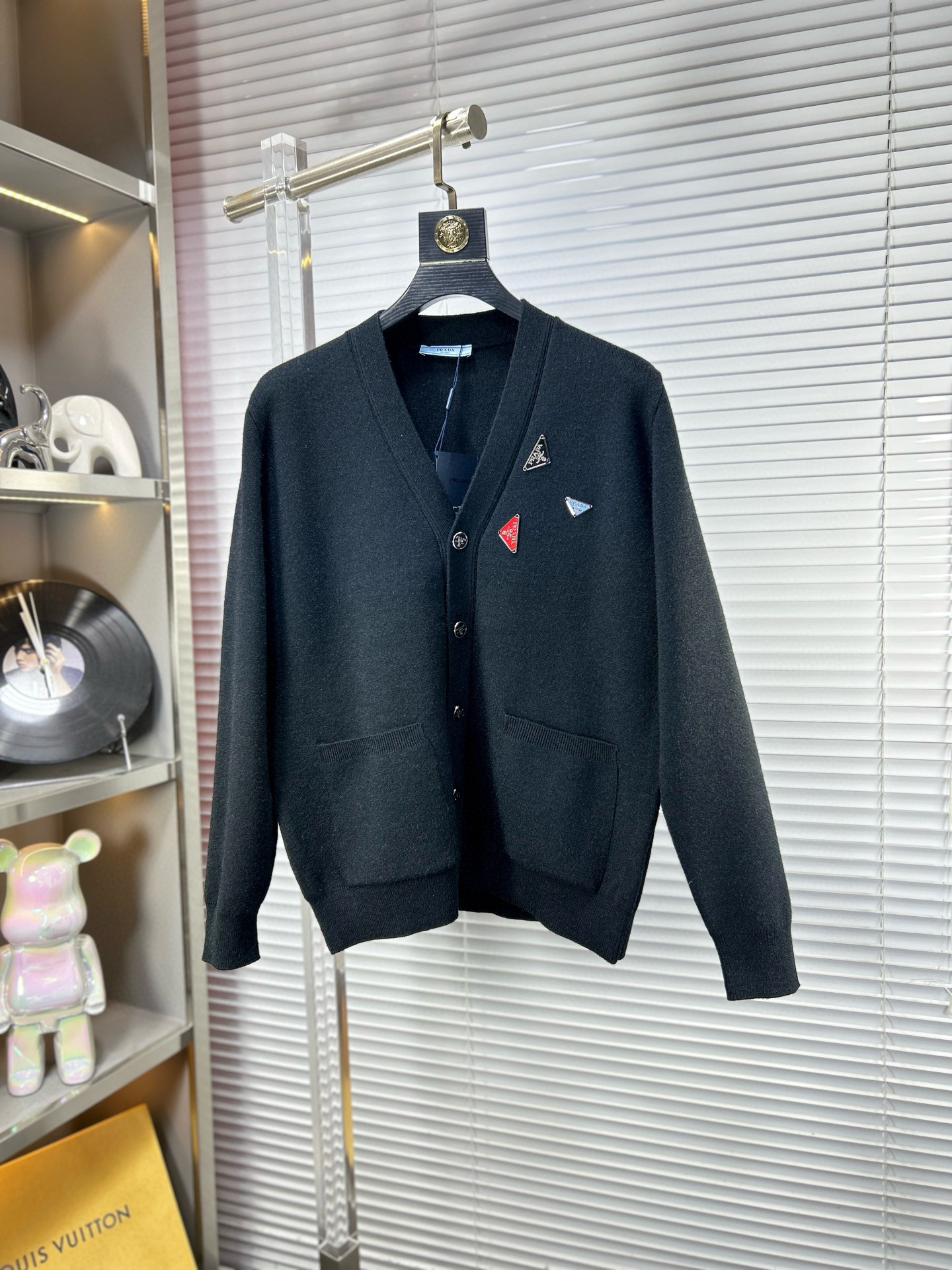 프라다 남자 양모 가디건