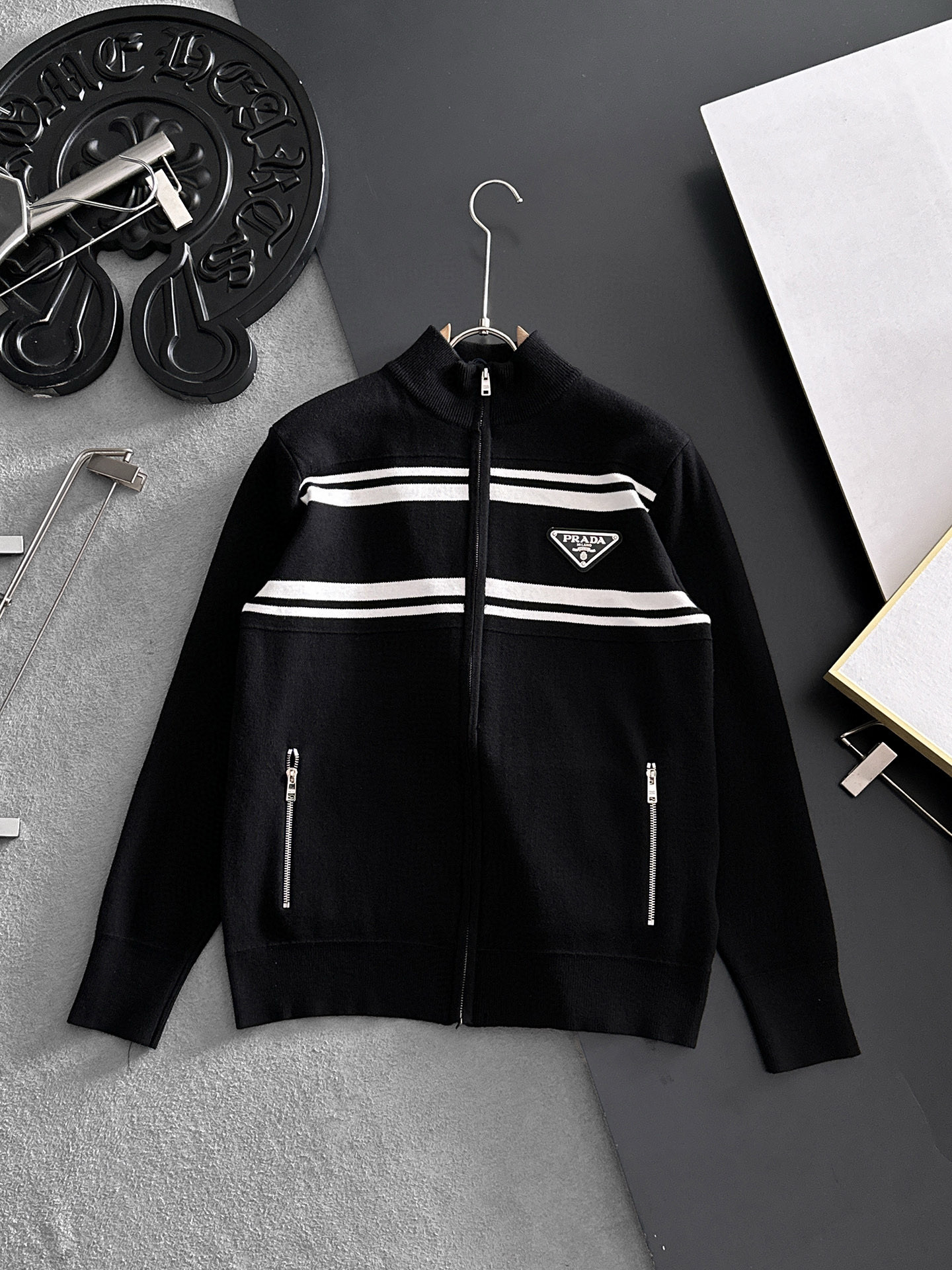 프라다 남자 양모 가디건