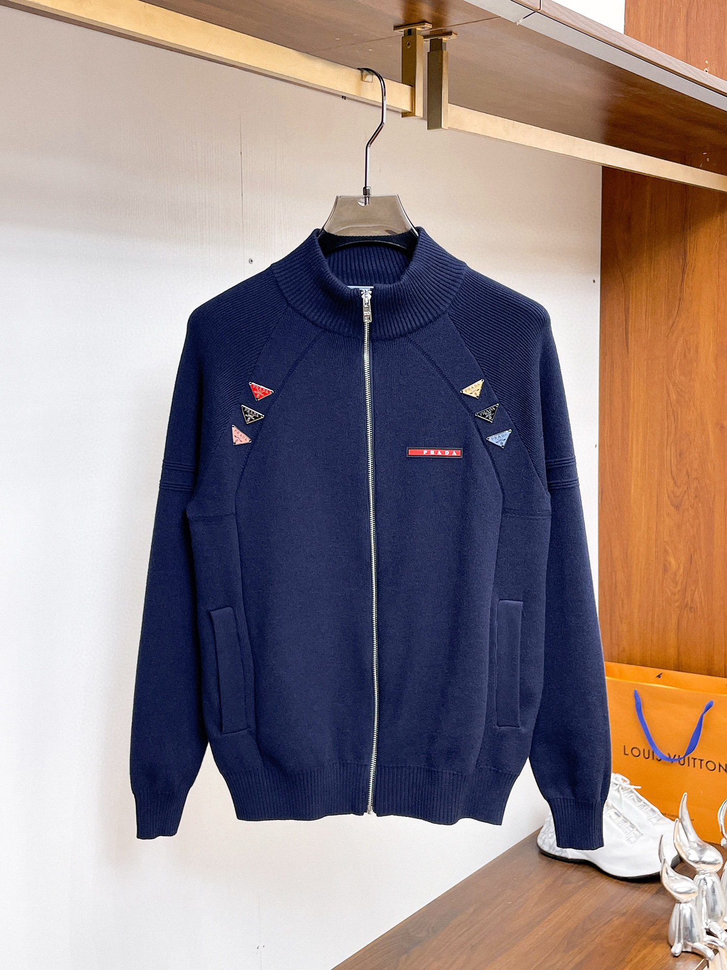 프라다 남자 양모 가디건