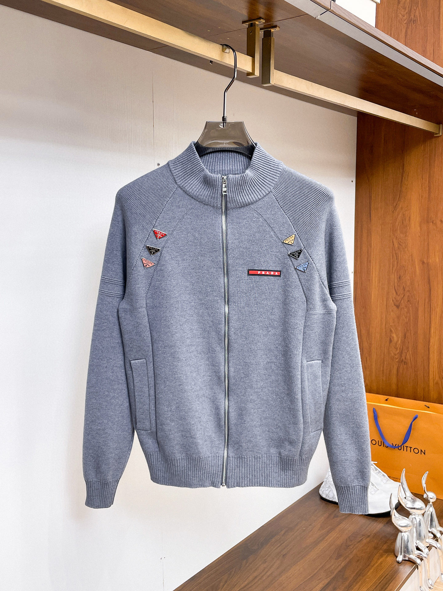 프라다 남자 양모 가디건