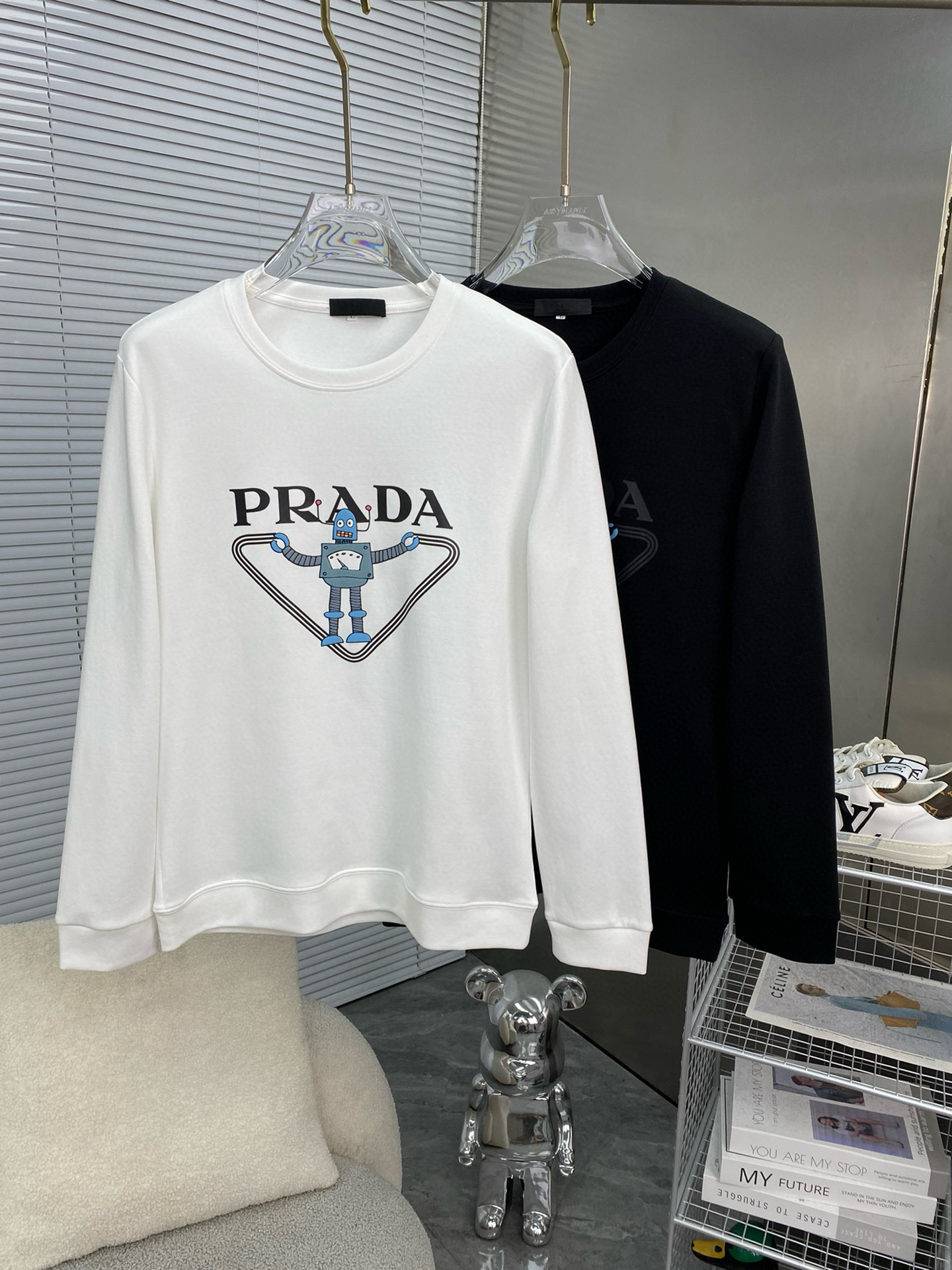 프라다 남자 맨투맨 2컬러