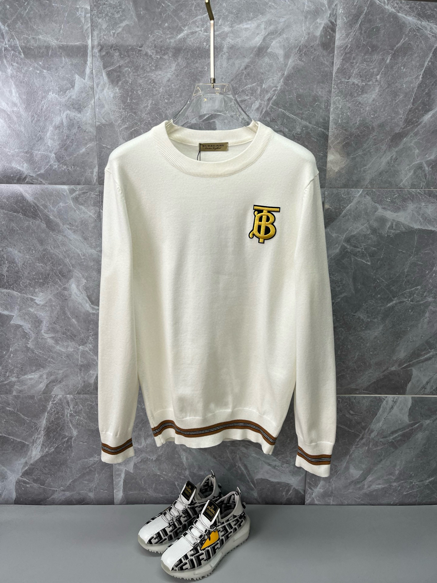 버버리 남자 니트