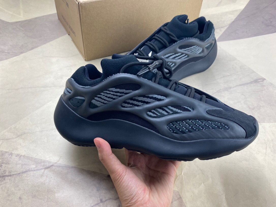 아디다스 이지부스트 700 V3 남녀공용 신발 운동화 스니커즈