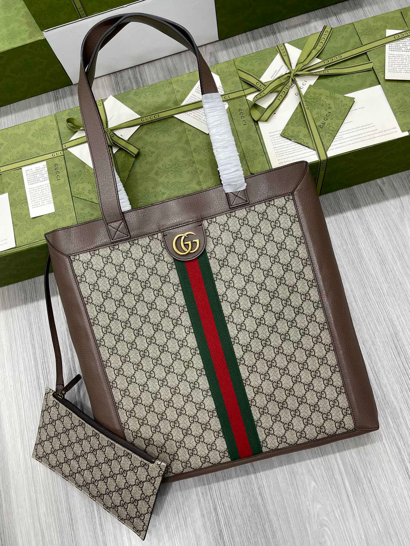 구찌 남녀공용 토트백 519335