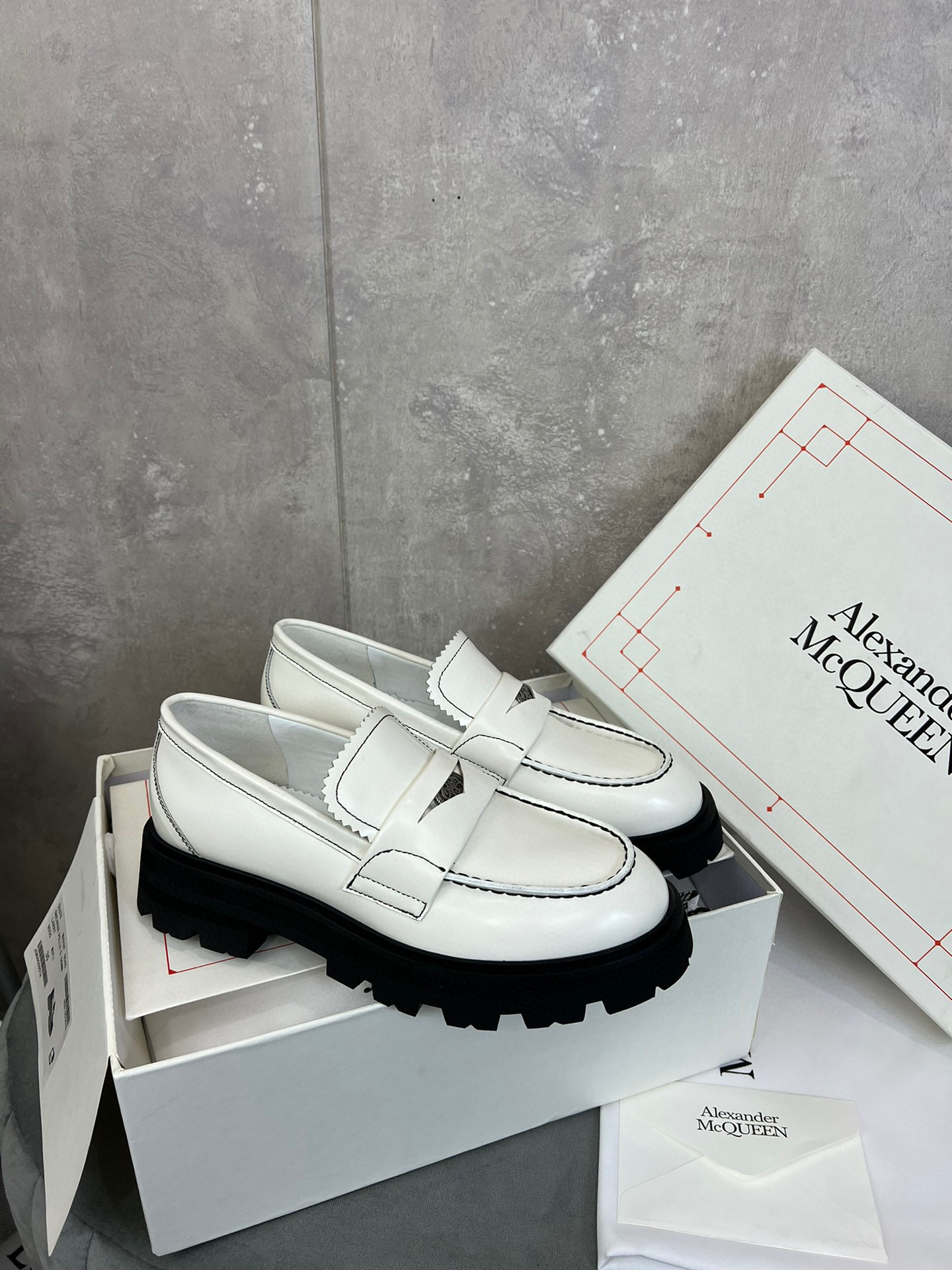 알렉산더 맥퀸 여자 로포신발