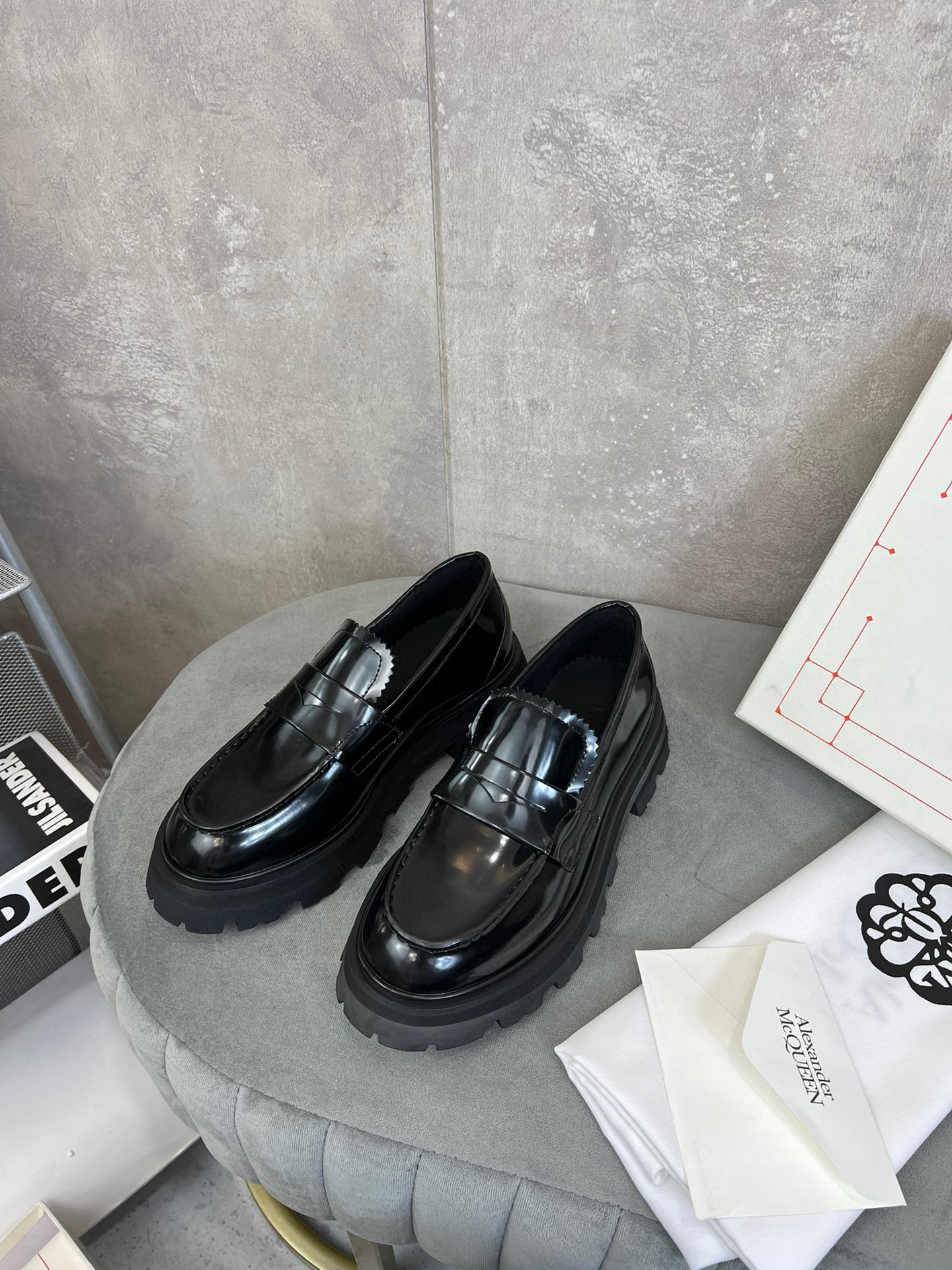 알렉산더 맥퀸 여자 로포신발