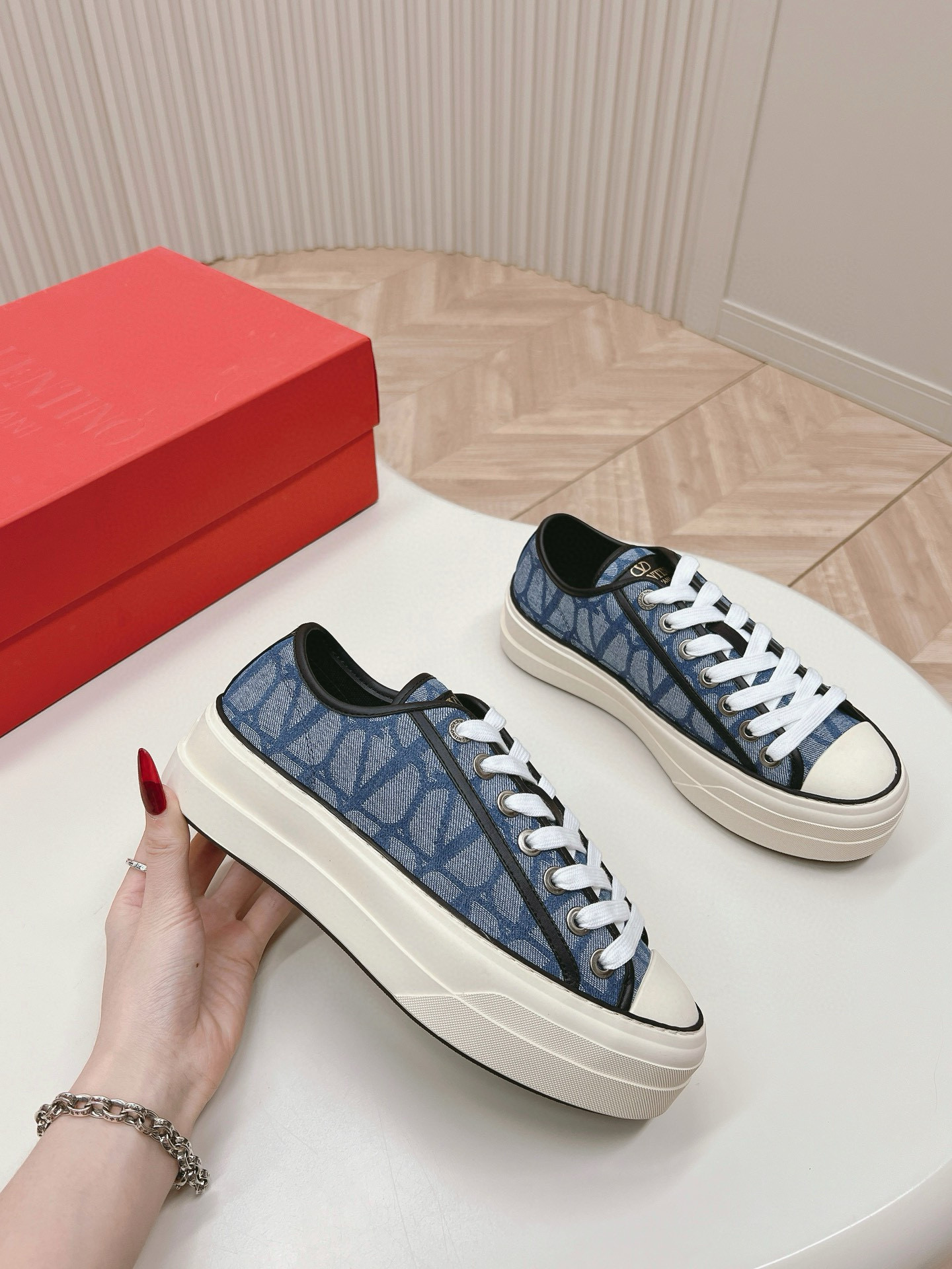 발렌티노 여자 스니커즈 신발 운동화