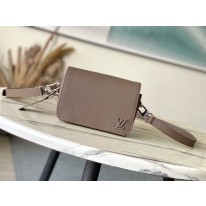 루이비통 M11484 남자가방