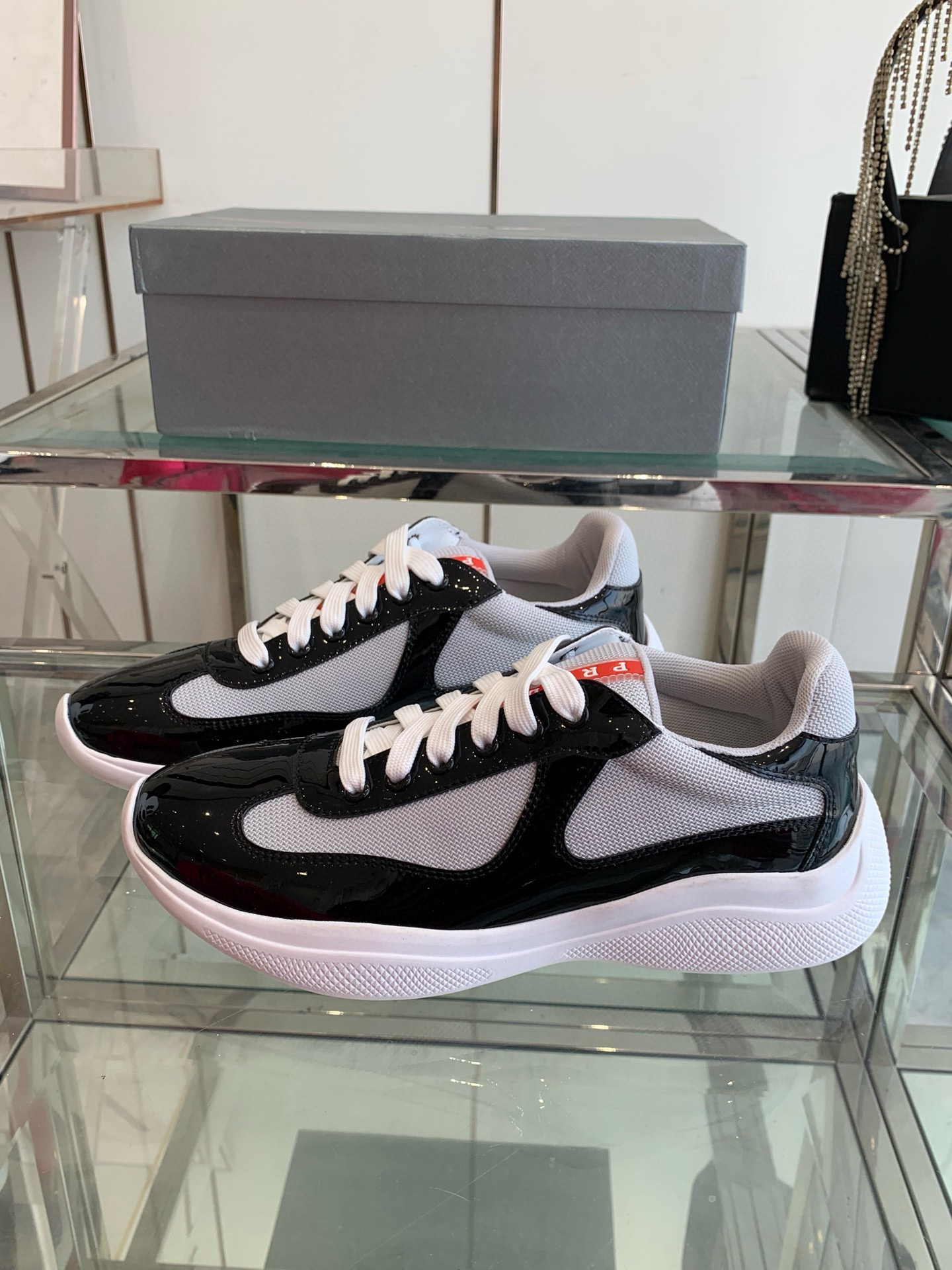 프라다 남녀공용 스니커즈 신발 운동화