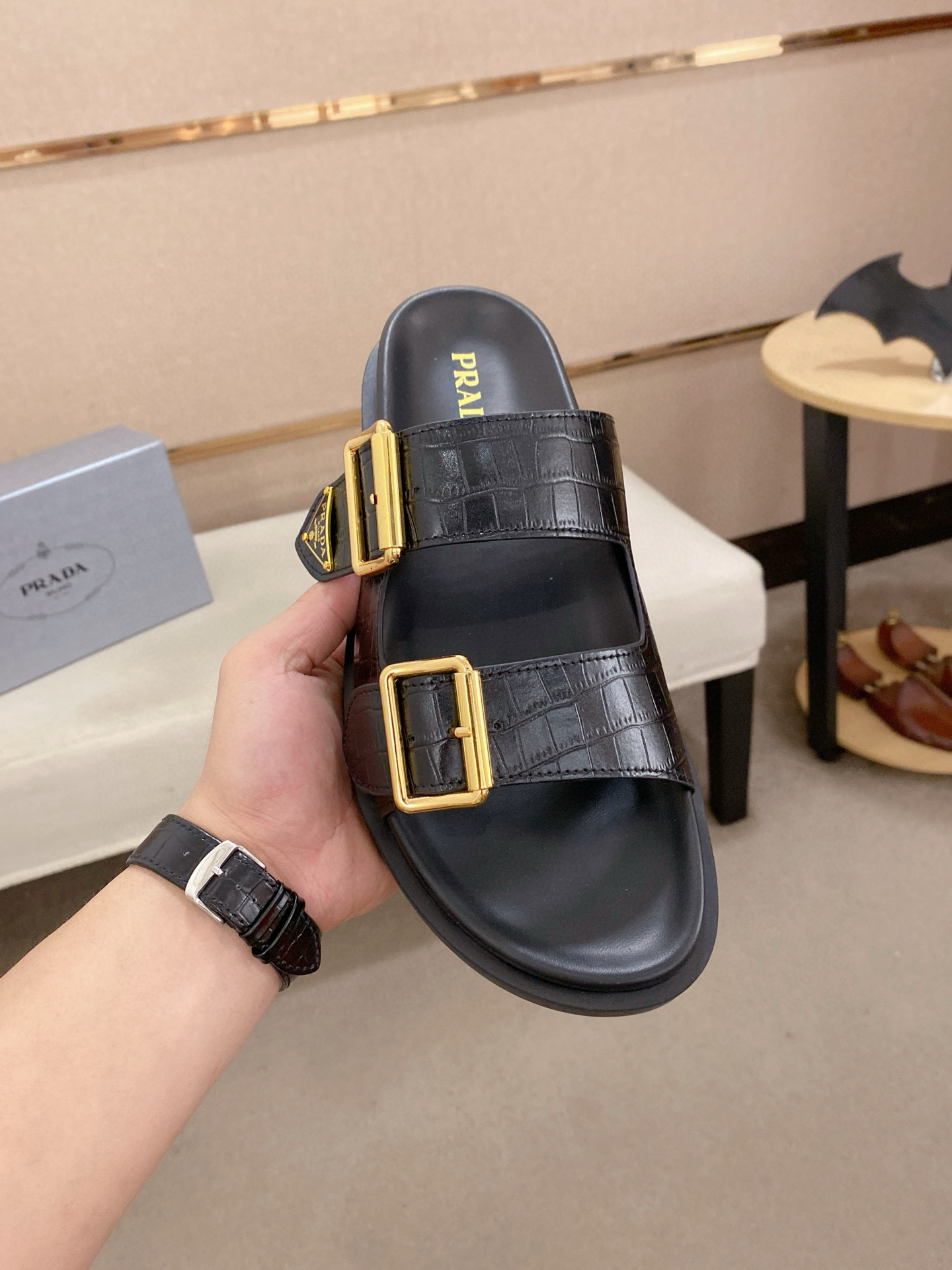 프라다 남자 슬리퍼