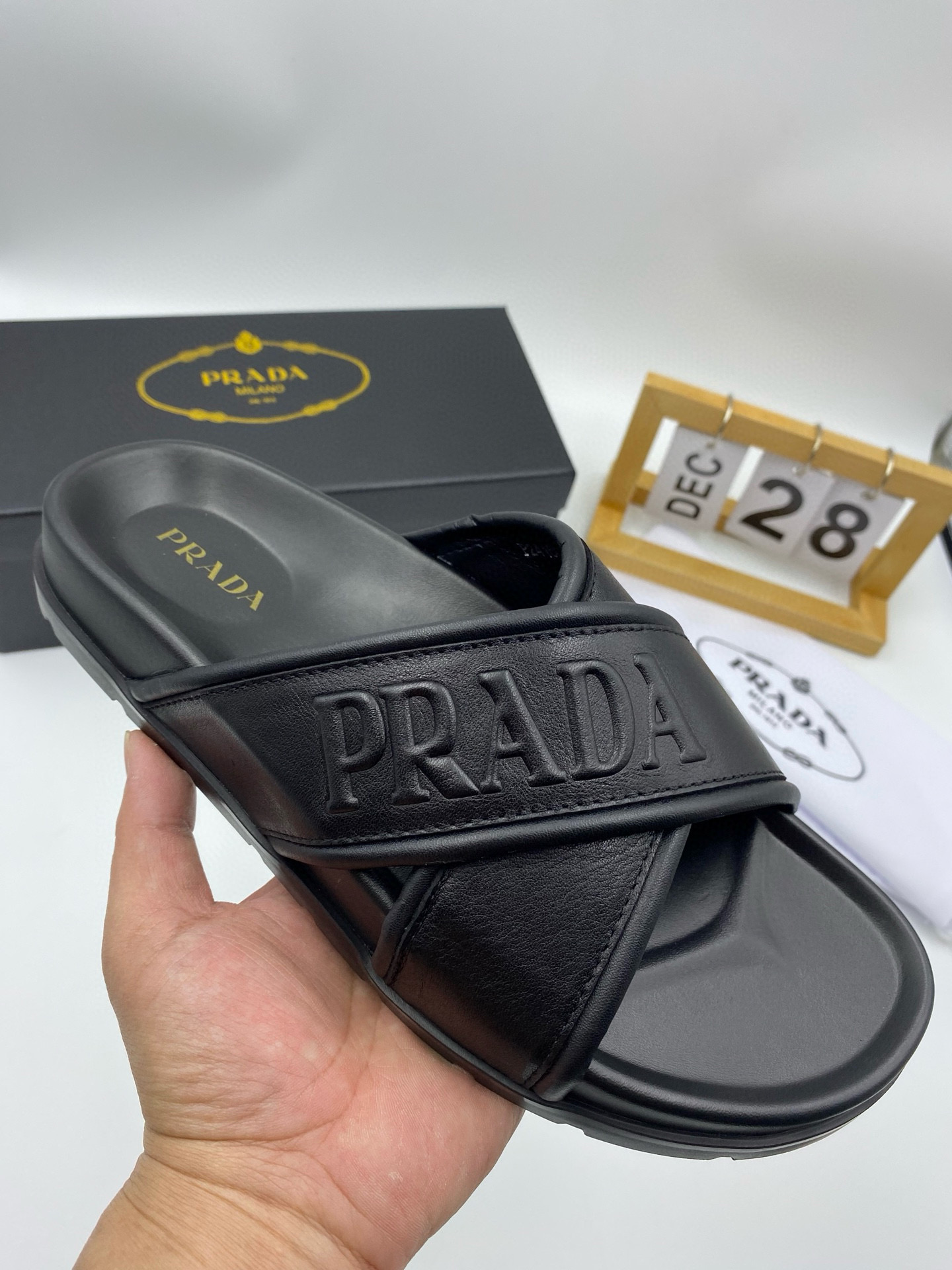 프라다 남자 슬리퍼