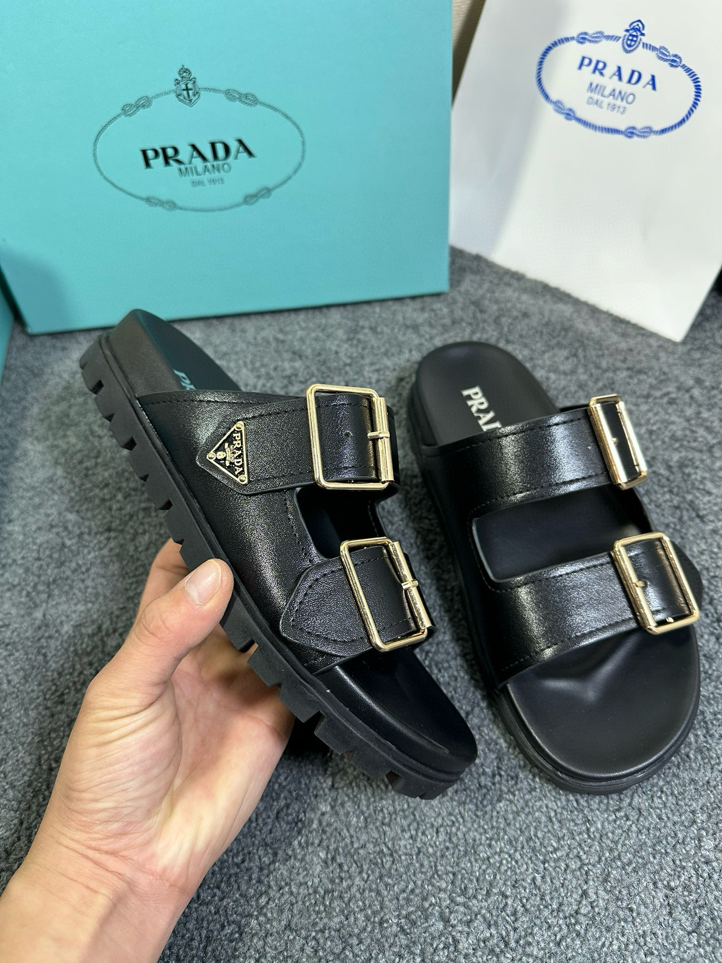 프라다 남자 슬리퍼