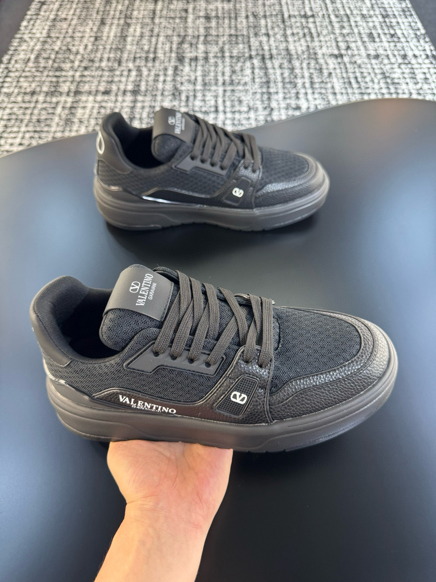 발렌티노 남녀공용 스니커즈 신발 운동화