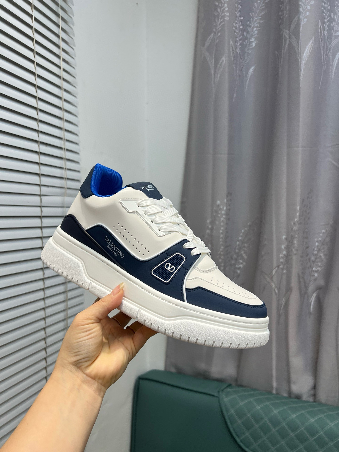 발렌티노 남녀공용 신발 운동화 스니커즈