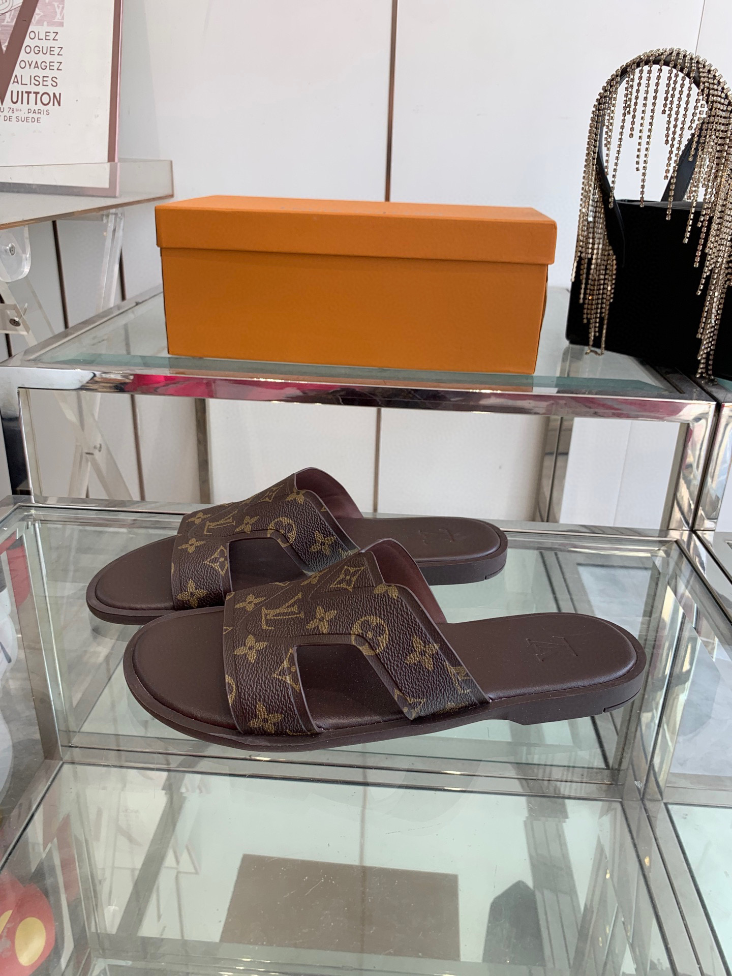 루이비통 남여 공용 슬리퍼
