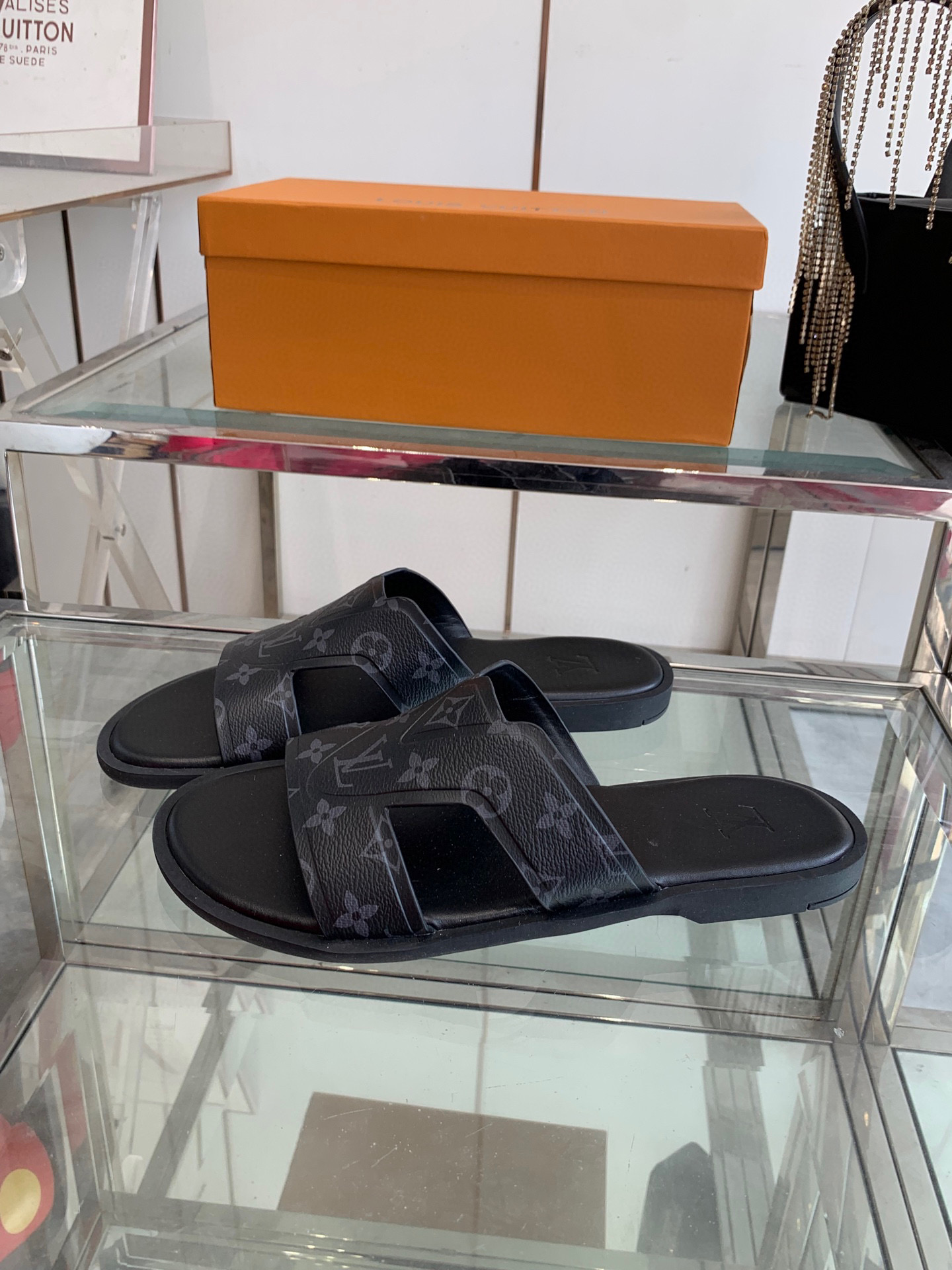루이비통 남여 공용 슬리퍼