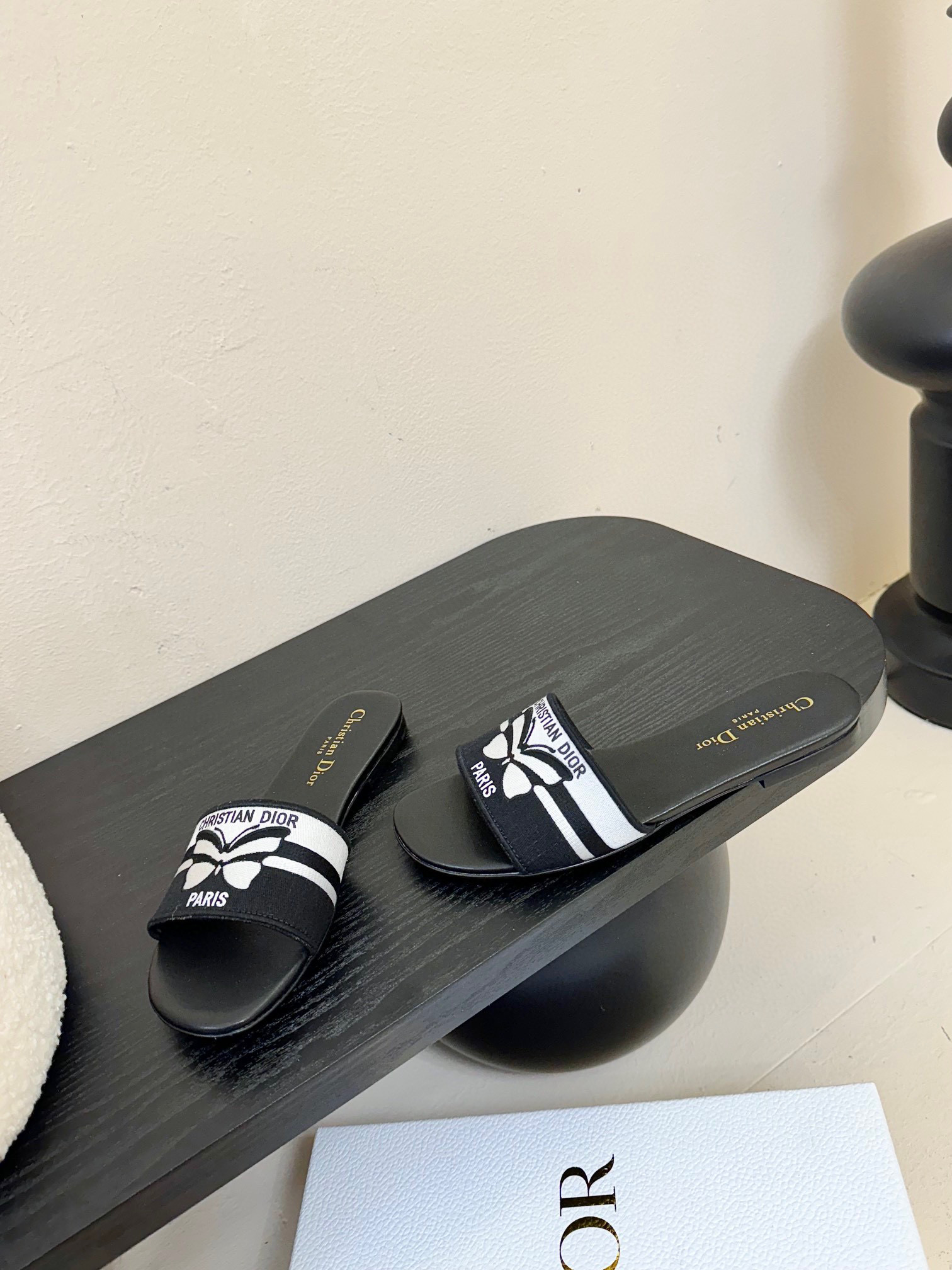 디올 여자 슬리퍼
