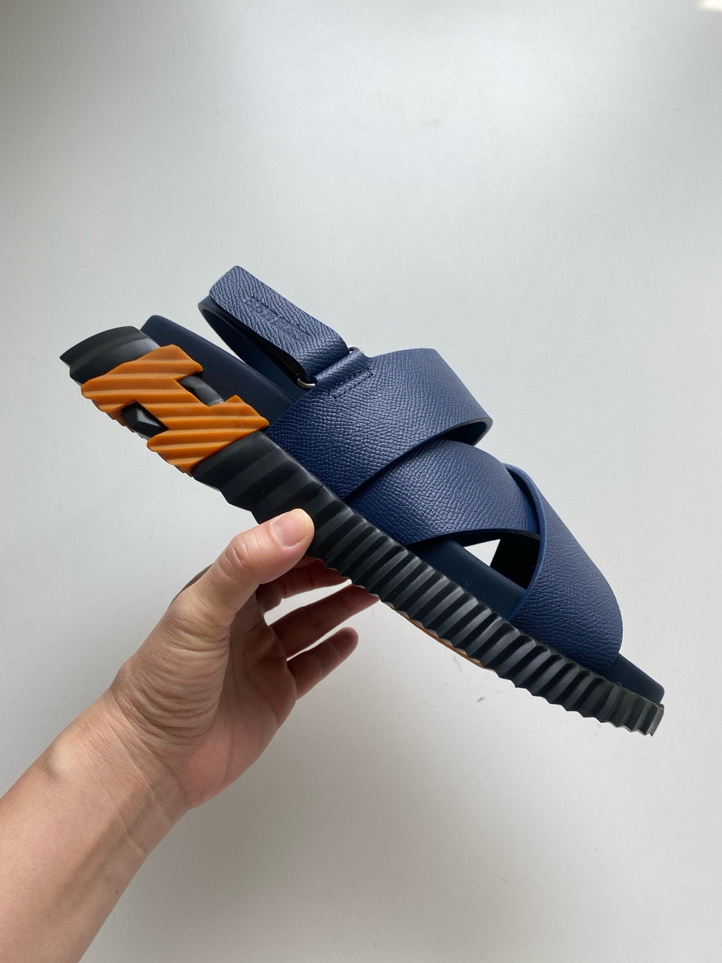 에르메스 남자 샌들