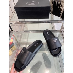 프라다 남자 슬리퍼