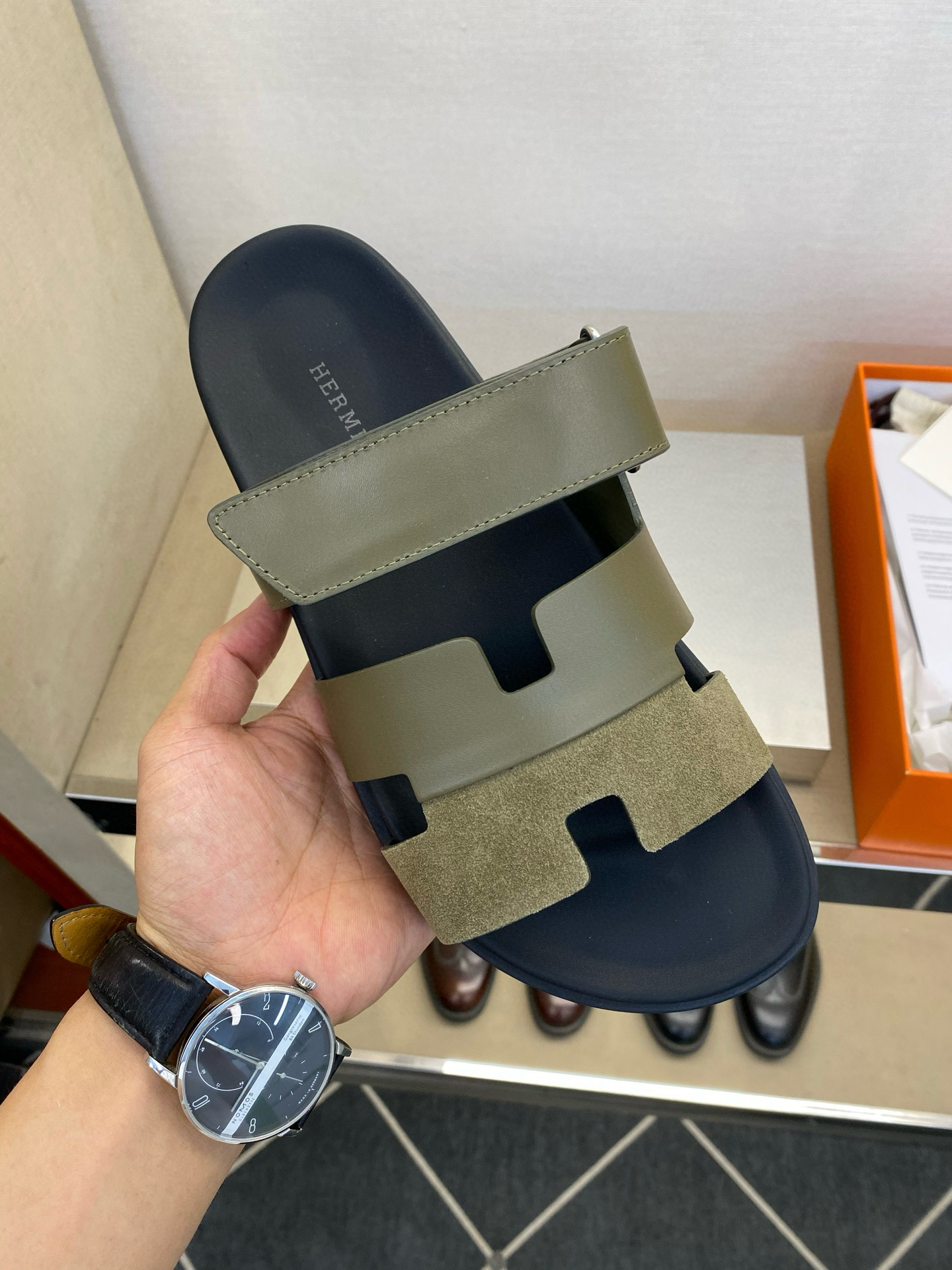 에르메스 남자 슬리퍼