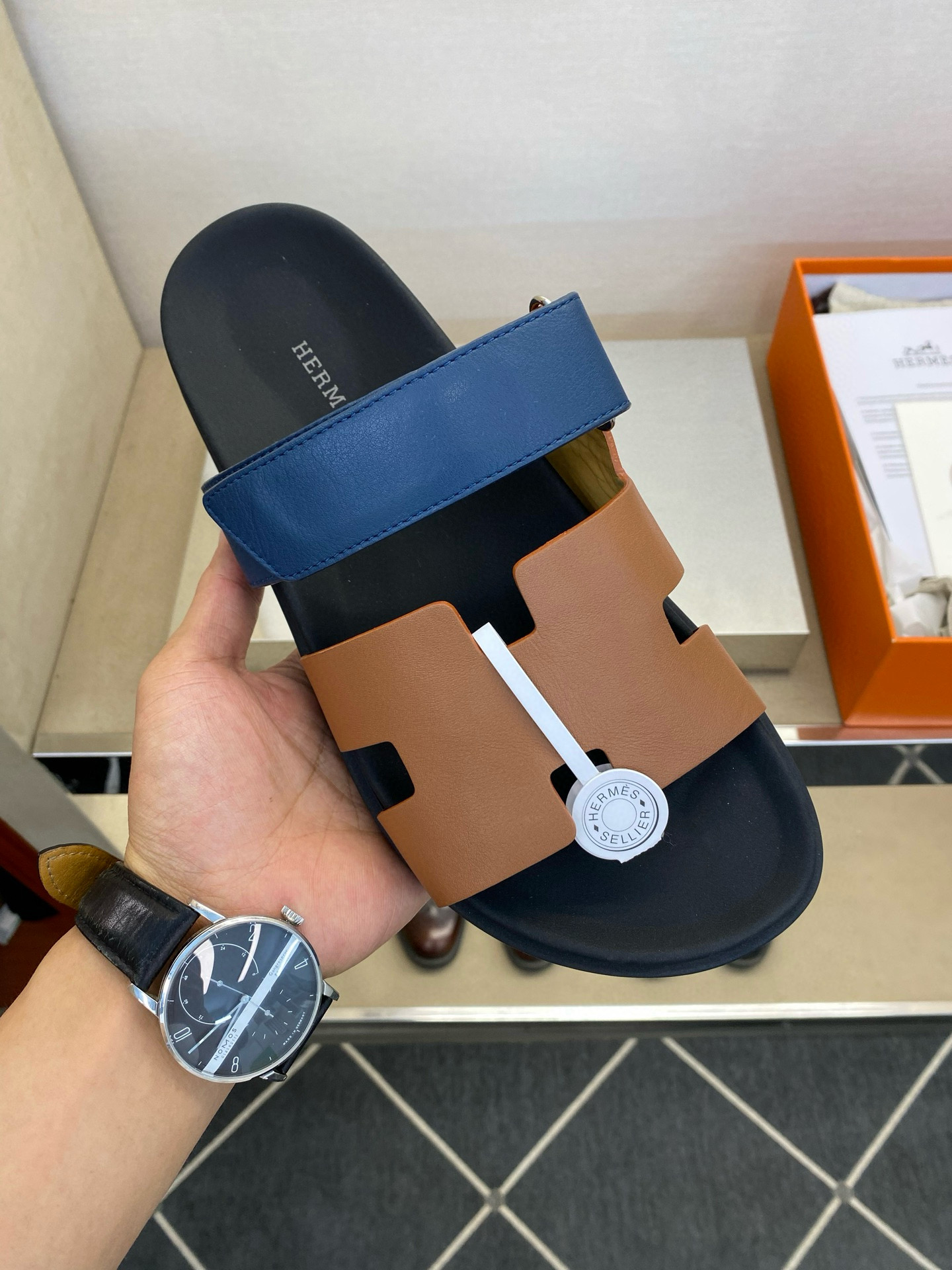 에르메스 남자 슬리퍼