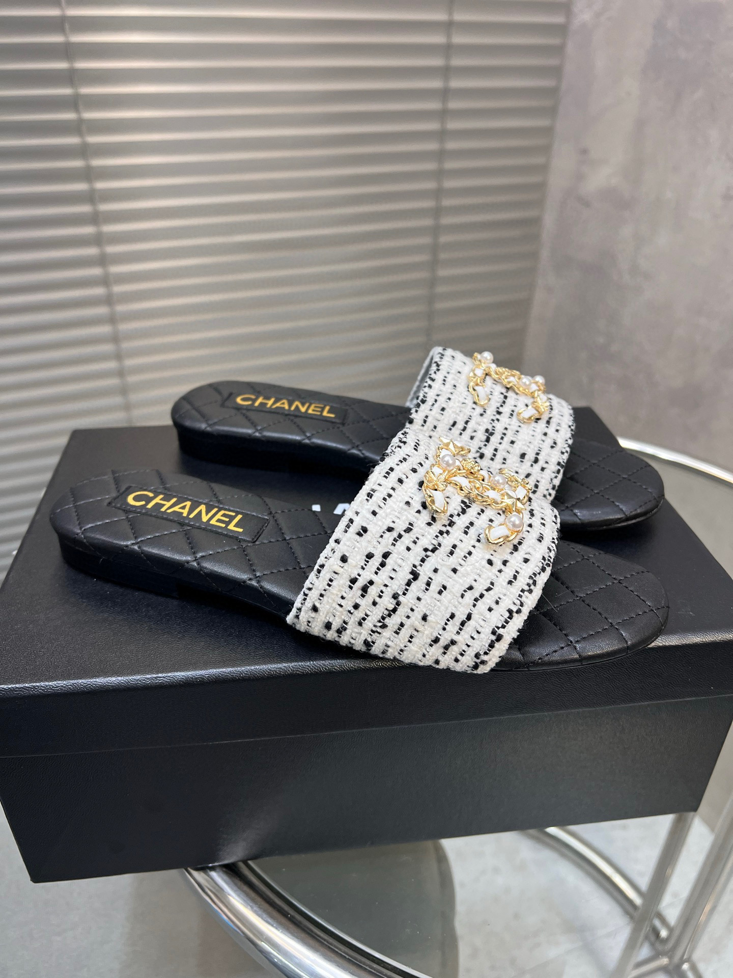 샤넬 여자 슬리퍼