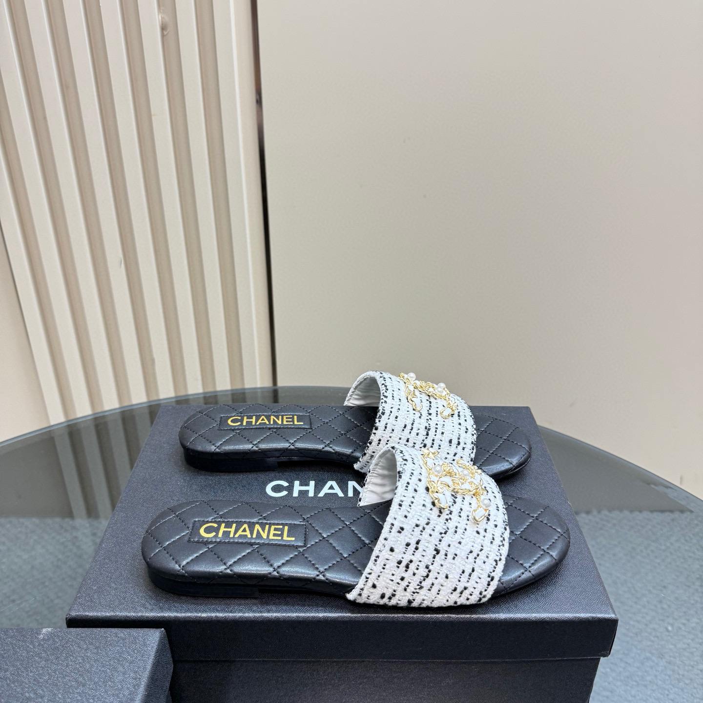 샤넬 여자 슬리퍼