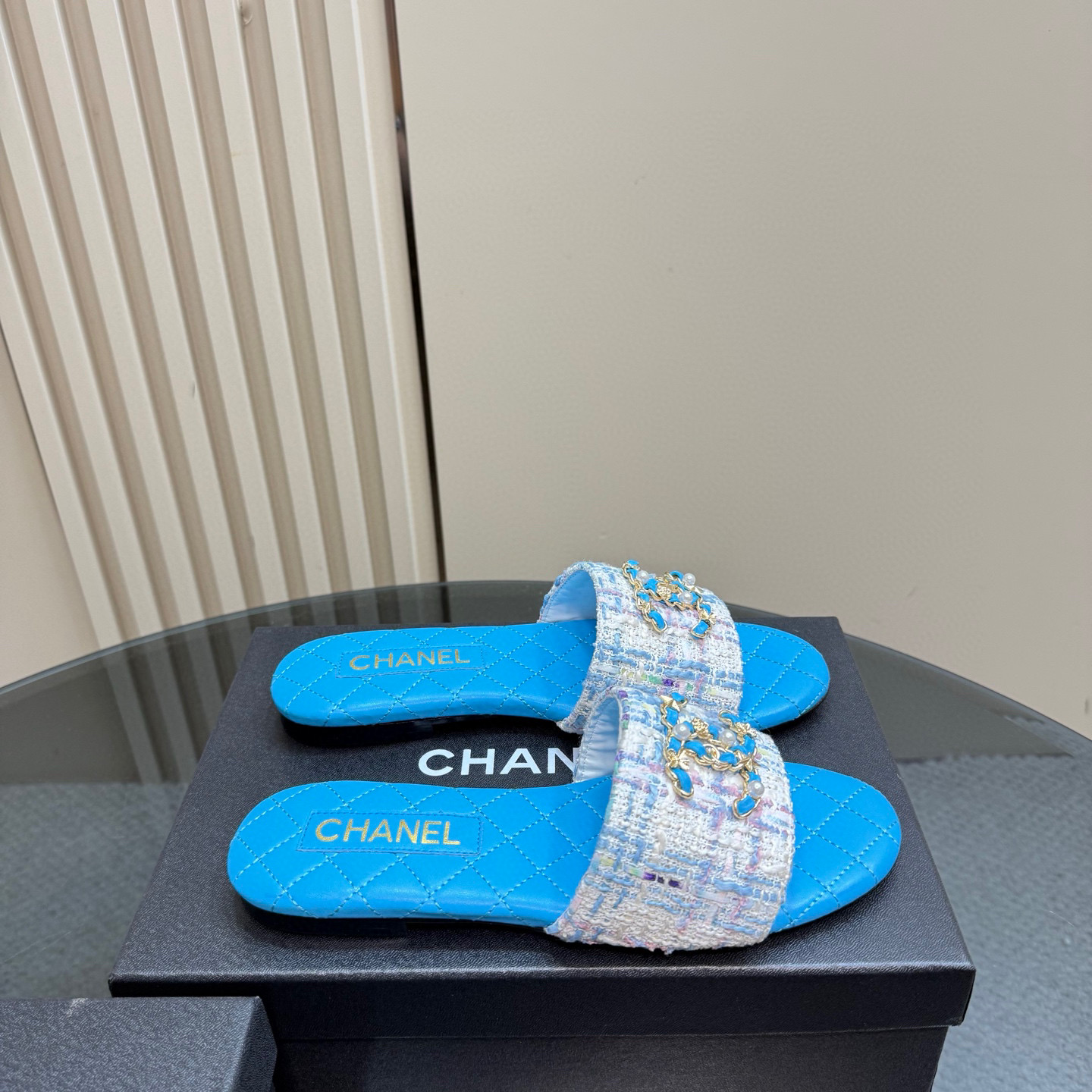 샤넬 여자 슬리퍼