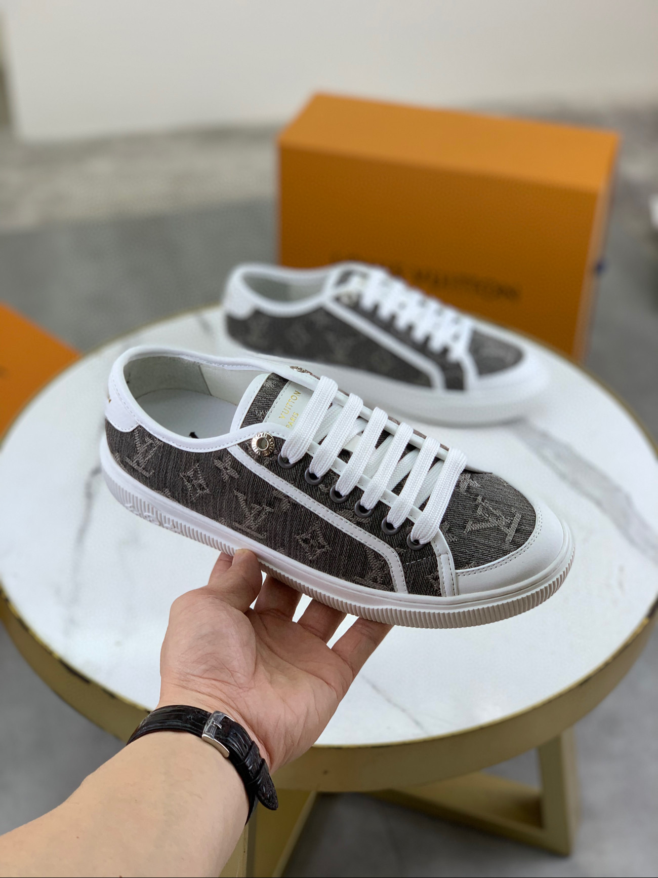 루이비통 남녀공용 신발 운동화 스니커즈