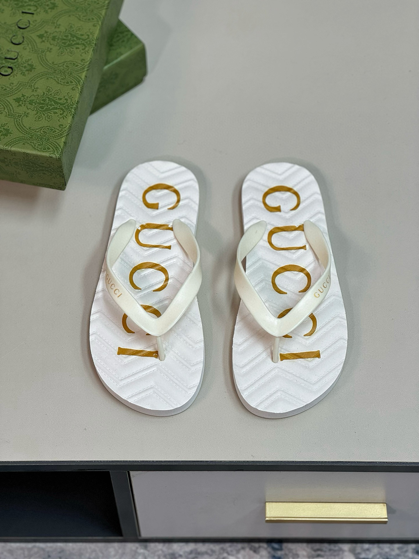 구찌 남자 슬리퍼